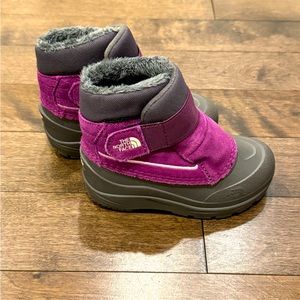 ✨💜 The North Face Purple Snow Boots size 2T 💜✨